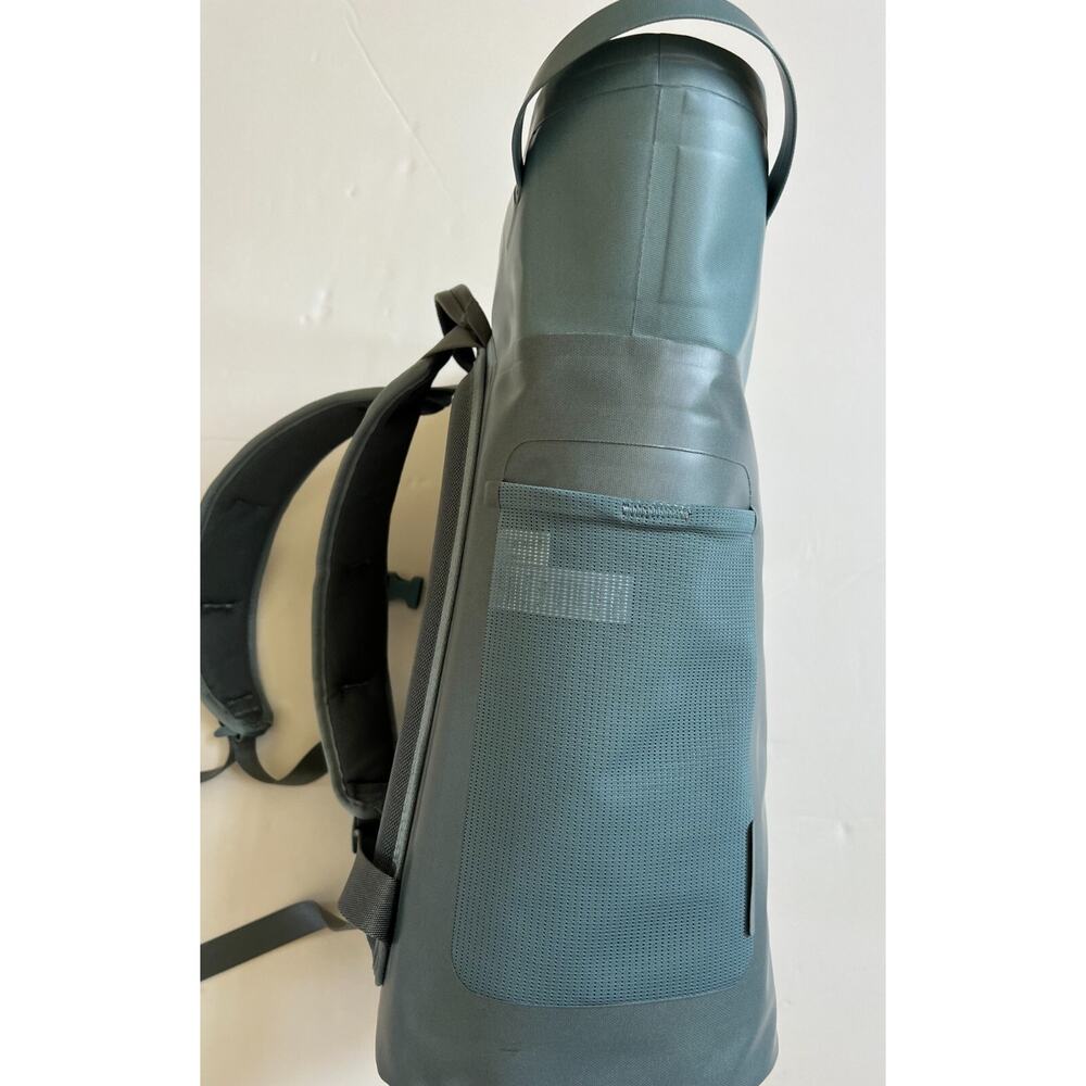 Hydro Flask 20 L 36 Hours Cold Day Escape Soft Cooler Pack Backpack Talus Blue - Picture 5 of 16